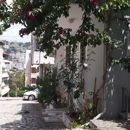 Olti's House Apartment *